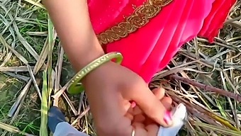 Bhabhi Gets Caught In The Act In The Farmer'S Field