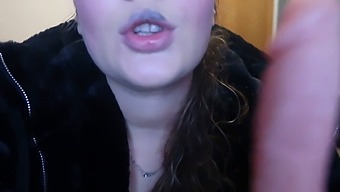 A Stunning Caucasian Woman Gives An Exceptional Oral Performance While Smoking And Spitting Into A 9-Inch Dildo