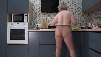 Seductive Wife In Kitchen: Breakfast In Bed Or A Steamy Encounter?